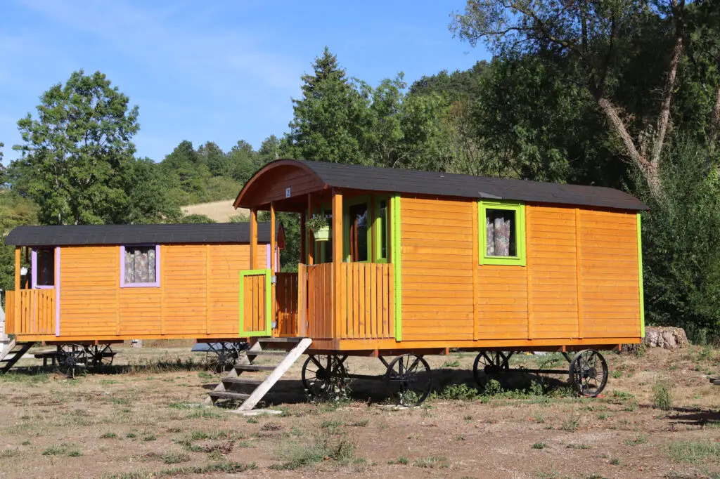 cravant-village-chalets-roulotte-le-ru-du-pre_1